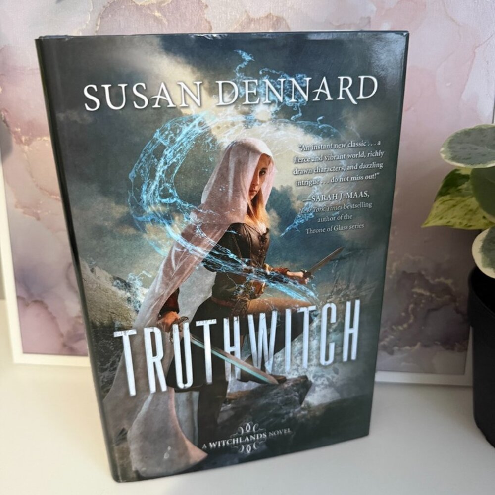 📚 4 for $20 | Truthwitch | The Witchlands #1 | Susan Dennard | Hardcover